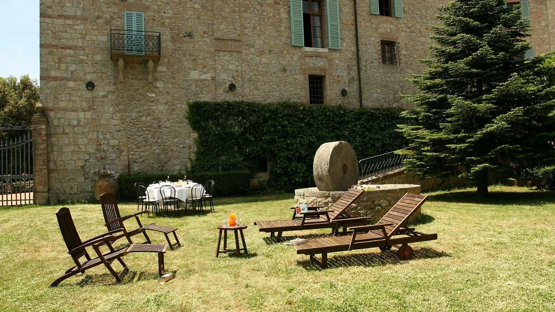 Castello Di Sovicille - Residenza D'Epoca Bed & Breakfast
